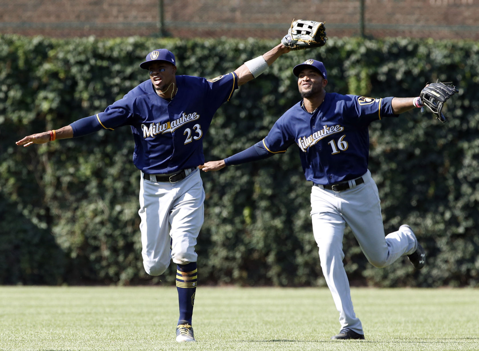 July 6: Brewers pay back Cubs, take control of first place